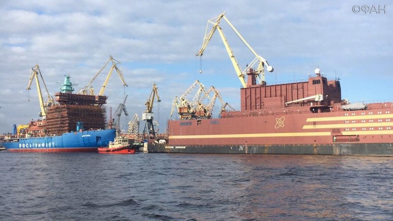 Энергоблок плавучей АЭС покидает Петербург и отправляется в Мурманск  