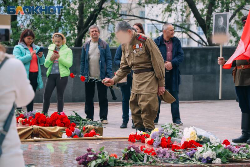 Наше реальное завтра: ряженые или хранители?