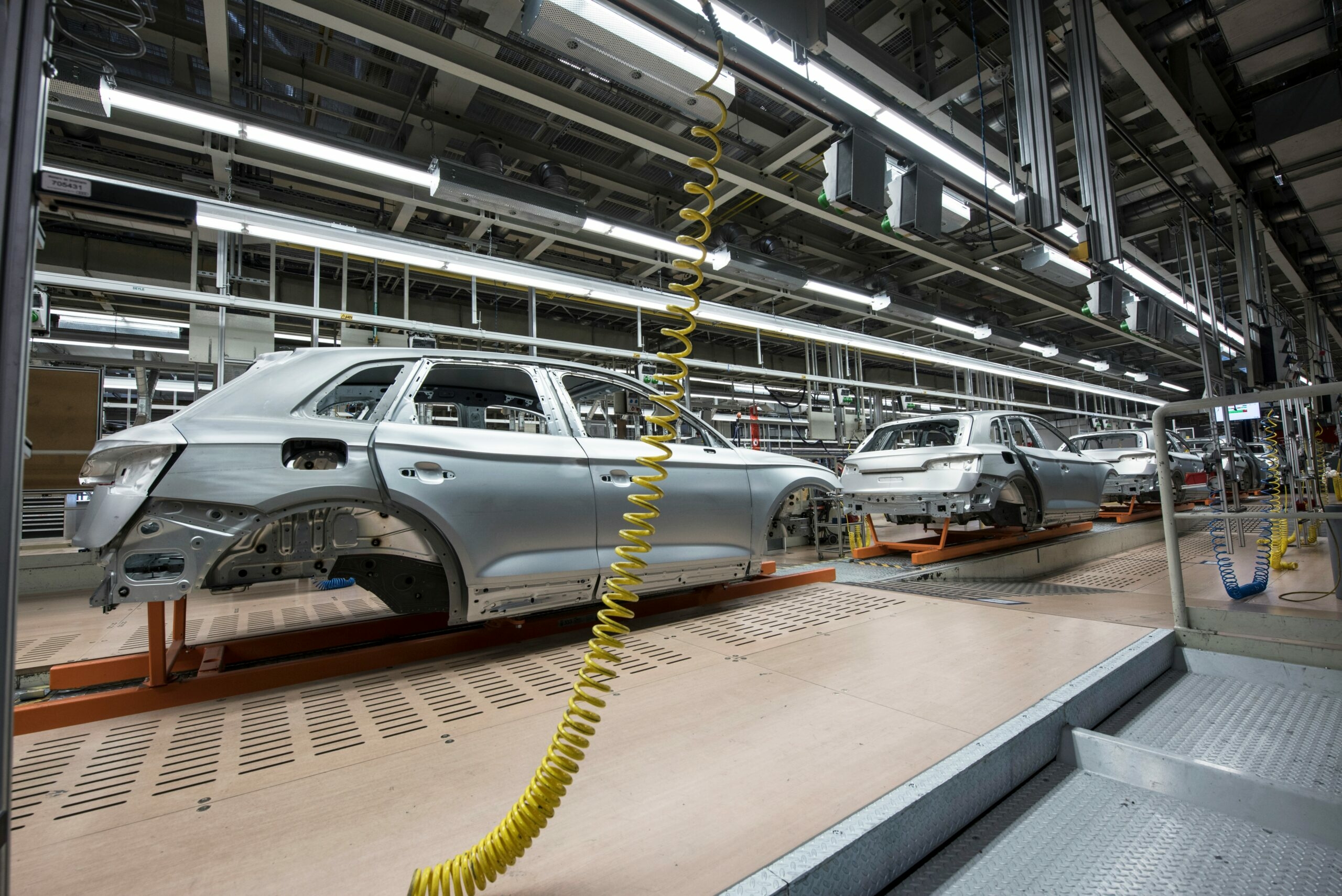 На бывшем заводе Nissan в простой отправили более 300 работников