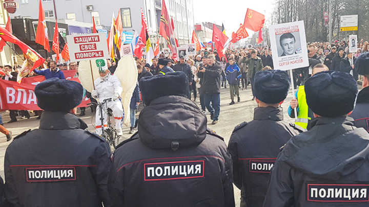 Архангельск против московского мусора: Всех задержать, губернатора снять россия