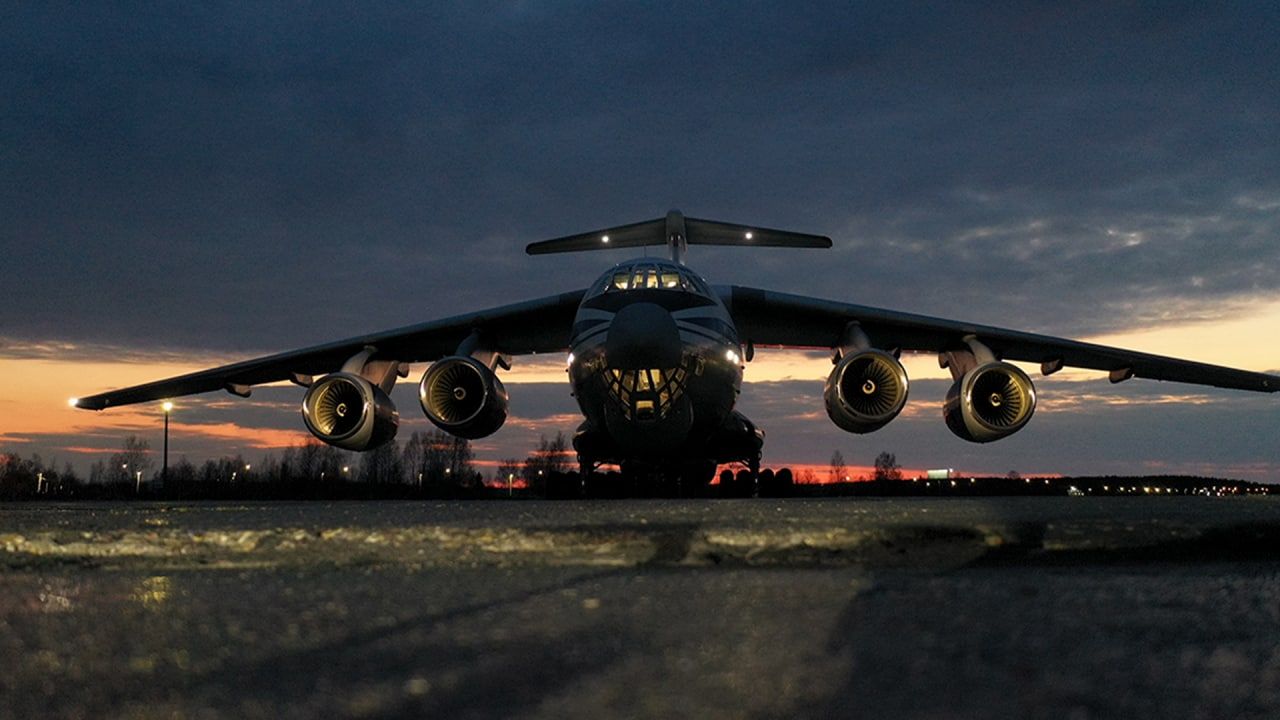 Самолет совершил жесткую посадку в районе Михайловского шоссе в Рязани