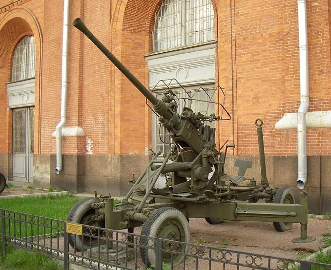 Средства ПВО, поставленные СССР по ленд-лизу: зенитные пулемётные и артиллерийские установки Средства ПВО, поставленные СССР по ленд-лизу: зенитные пулемётные и артиллерийские установки оружие