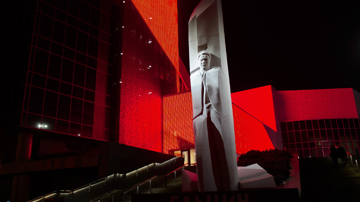 ИСТОРИЯ "ГОРОДА БЕСОВ": ГОСПЕРЕВОРОТ В ЕКАТЕРИНБУРГЕ НАЧАЛСЯ ПО ОТМАШКЕ НАВАЛЬНОГО*