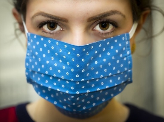 Работникам с антителами в России стали платить вдвое больше коронавирус,общество,россияне