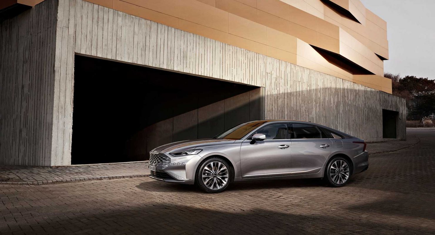 Роскошный интерьер Kia K8 раскрыли перед официальным дебютом на шпионских снимках