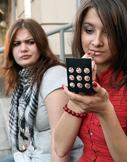 Зависть, осуждение или тайное желание?