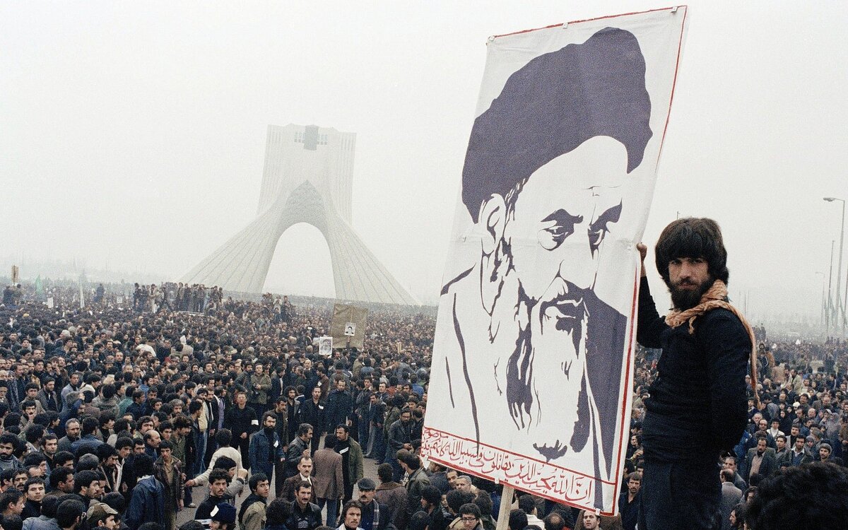 Политическое соперничество Саудовской Аравии и Ирана многие сравнивают с холодной войной между Советским Союзом и США.-3