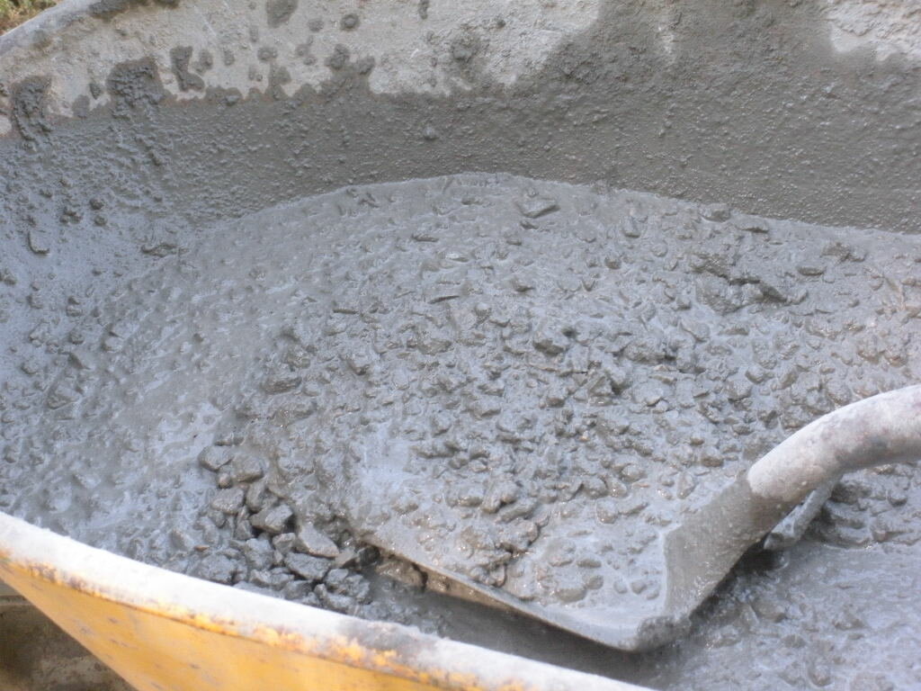 Как "оживить" спрессованный цемент в мешке советы