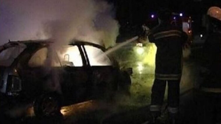 Спасатели потушили воспламенившийся в Красногвардейском районе автомобиль