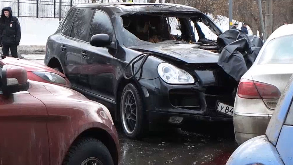 Картинки по запросу Смертельное ДТП с Porsche Cayenne в Москве.