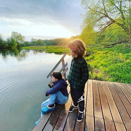 Надежда Михалкова и Резо Гигинеишвили показали фото подросших детей в честь их дня рождения Надежда Михалкова и Резо Гигинеишвили показали фото подросших детей в честь их дня рождения Дети,Дети знаменитостей