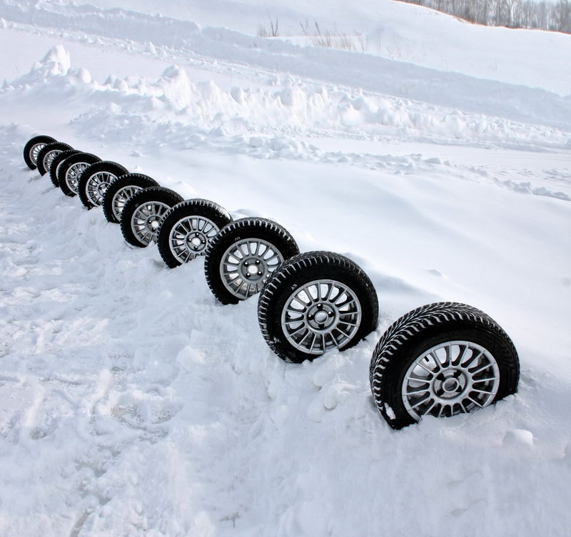 Что делать с «одаренными», которые зимой будут на летней резине?