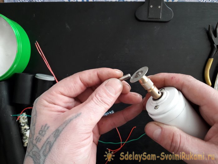 Как сделать простой электрошокер Как сделать простой электрошокер сделай сам