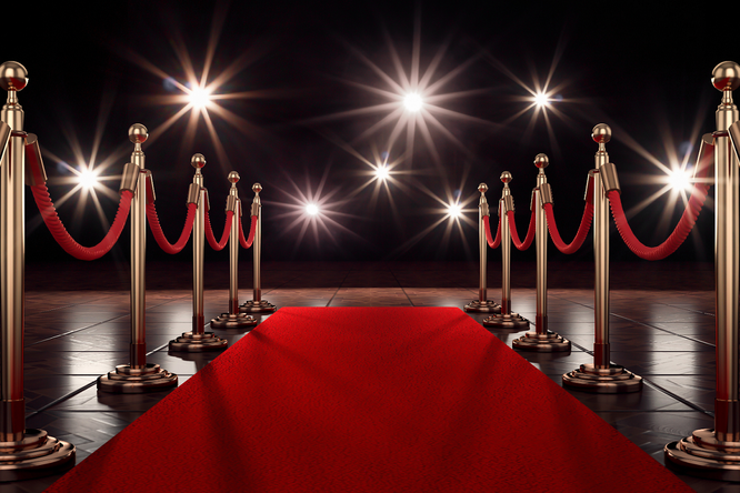 Знаменитая красная ковровая дорожка: как появился самый узнаваемый символ Голливуда