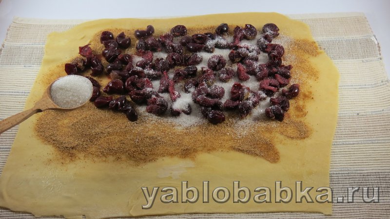 Штрудель с вишней Штрудель с вишней выпечка,десерты,кулинария,рецепты