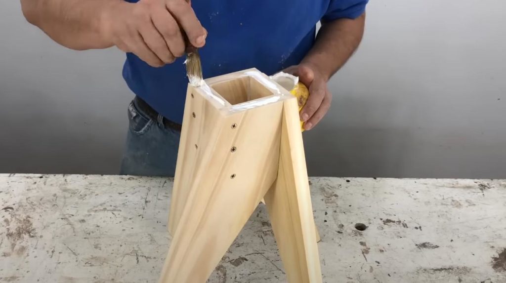 Деревянный табурет, который очень просто сделать