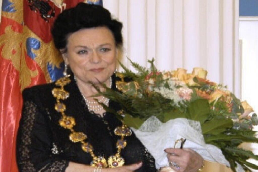 Простая еда и строгий график: как Зыкина сохраняла мощь своего голоса