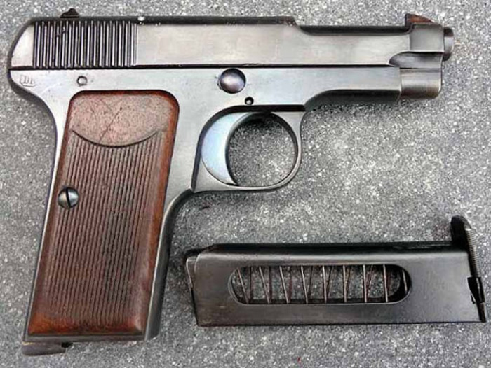 Пистолет образца 1915 года. /Фото: zonwar.ru