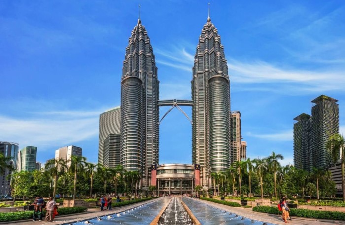 По задумке создателей, сооружения напоминают две восьмиконечные звезды / Фото: 3pulse.com По задумке создателей, сооружения напоминают две восьмиконечные звезды / Фото: 3pulse.com