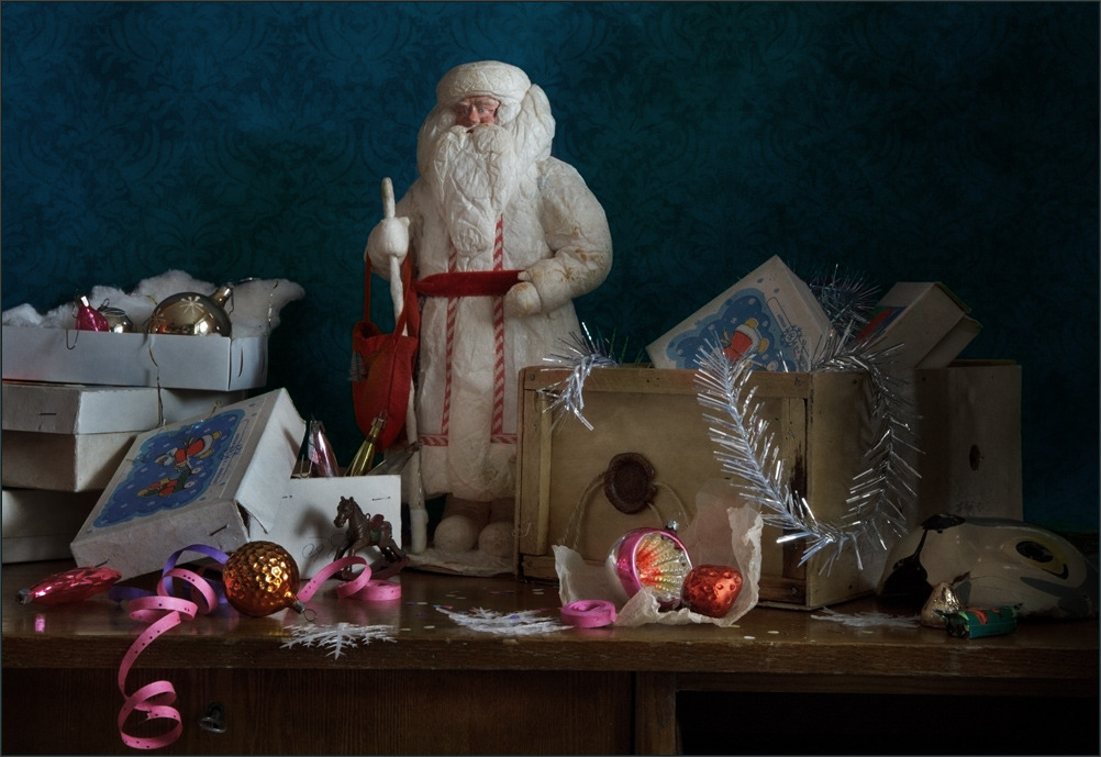 Когда календари были отрывными, гитары – семиструнными,  а стаканы – гранеными... натюрморт