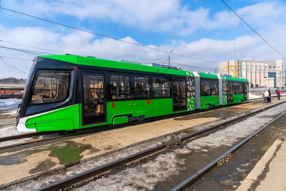 В Челябинске состоялась официальная презентация нового трехсекционного трамвая