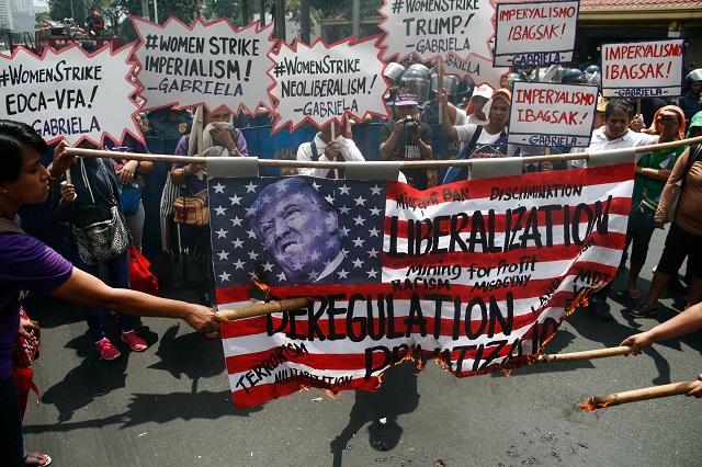 Фото. Акции протеста против Трампа напоминают «цветную революцию» © J GERARD SEGUIA | GLOBALLOOKPRESS.COM