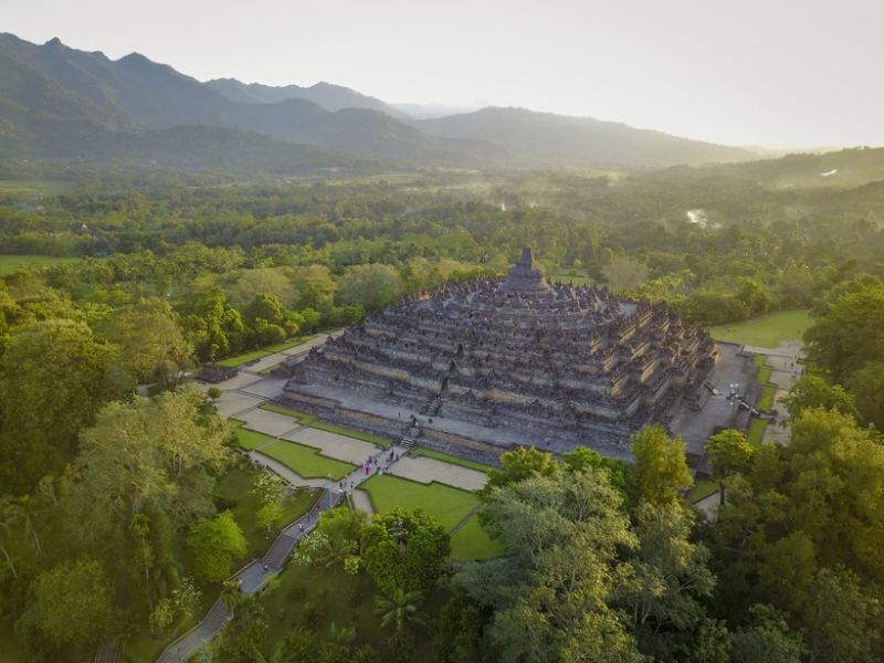 Боробудур в Индонезии: храм, который простоял под слоем пепла несколько веков 