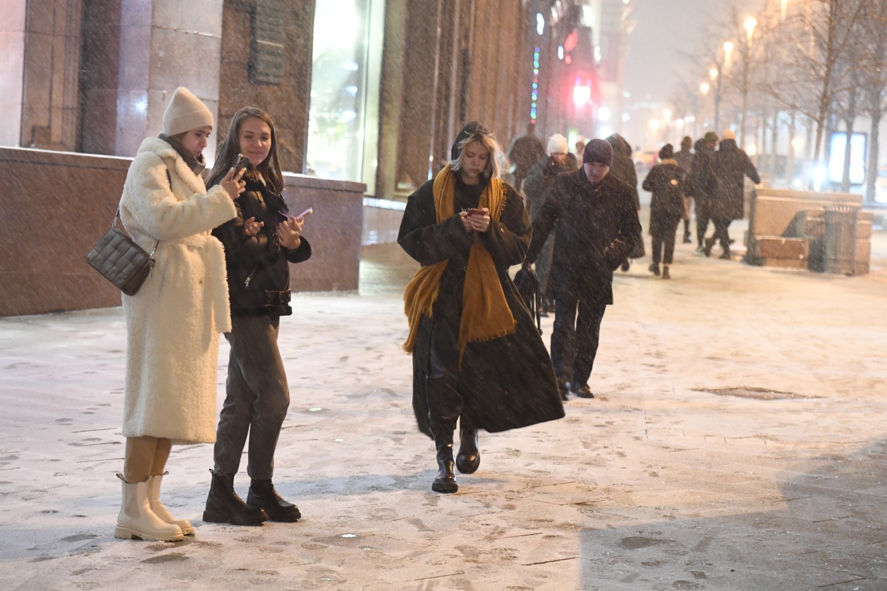 В москве потепление на следующей. Похолодание в Москве. Морозы в Москве. Снег в Москве. Снежная Москва ноябрь 2022.