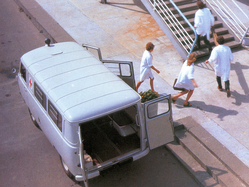 27 легендарных советских автомобилей: на чём ездили в СССР. Часть 2 27 легендарных советских автомобилей: на чём ездили в СССР. Часть 2 автомобили,видео,история,СССР