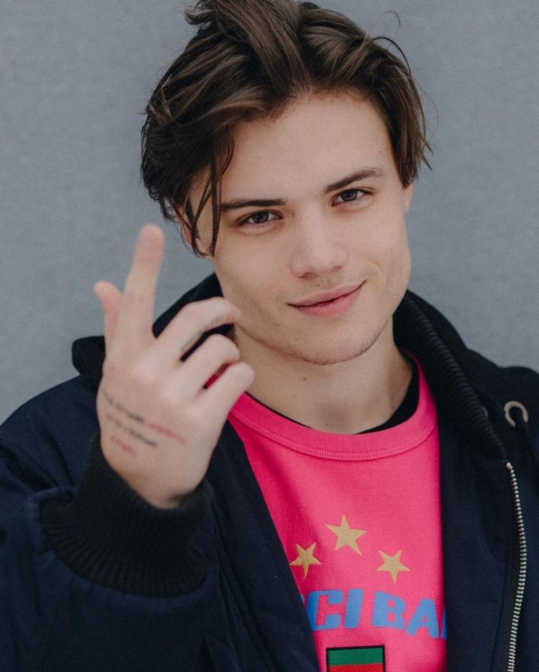 Жил на вокзале и был жертвой буллинга: 5 фактов о звезде фильма «Твое сердце будет разбито» Даниэле Вегасе Вегас, будет, Даниэль, сердце, Полина, артист, «Школа», самого, более, словам, разбито», Вегаса, «Твое, сериале, после, девушка, однако, Василенко, стать, этого