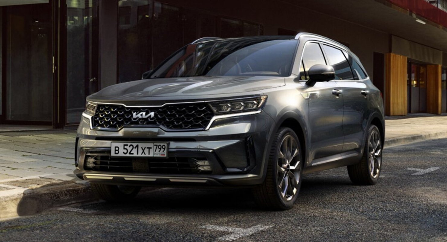 Марка KIA начала продажи на рынке России обновленного кроссовера KIA Sorento 2022 модельного года