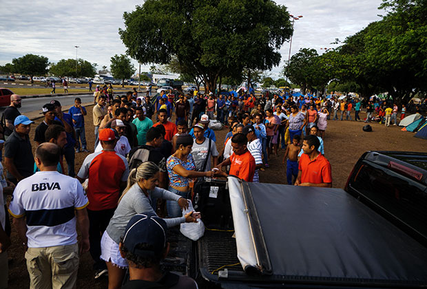 Безработные эмигранты из Венесуэлы едут в Бразилию за лучшей жизнью