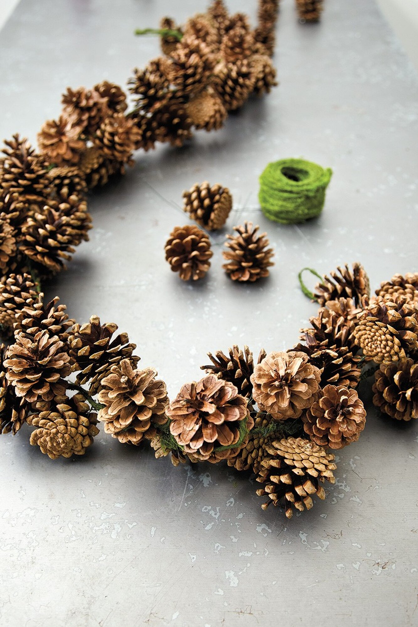 Новогодние украшения из шишек. Гирлянда Garland Pinecone. Декор из шишек. Гирлянда из шишек.