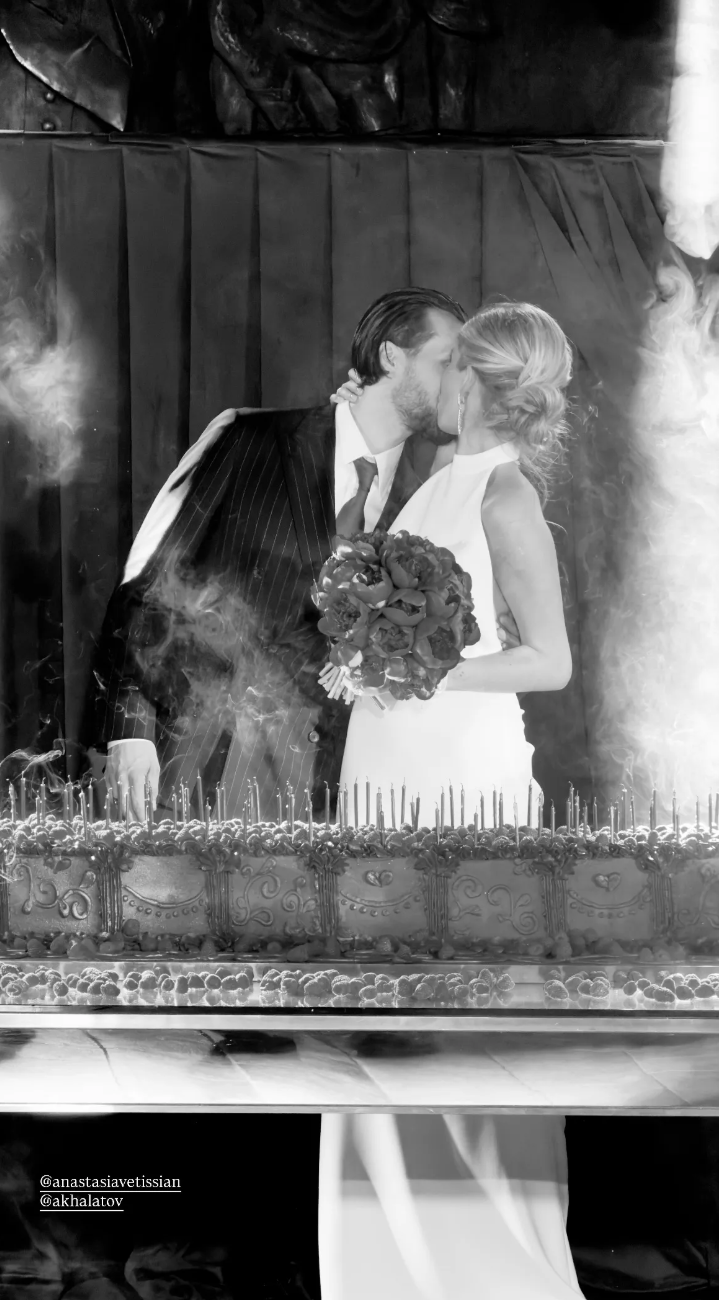 Красный дресс-код и внучка Бориса Ельцина среди гостей: как прошла свадьба дочери олигарха Владимира Аветисяна — Анастасии Аветисян, Халатов, Артур, Анастасия, компании», Владимир, также, Юмашева, свечами, гостей, Мария, платье, Бурмистрова, очень, церемонии, отношения, «Средневолжской, газовой, настоящее, вечер