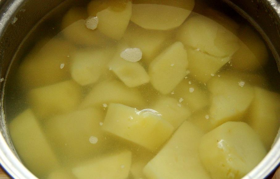 Рецепт картофельных клецек в томатно-сметанном соусе клецки, добавляем, хорошо, огонь, чтобы, и оставляем, ложки, можно, немного, картофельных, клецек, картофель, минут, в томатносметанном, приготовить, картофельные, перемешиваем, по вкусу3 ст, мелко, небольшими