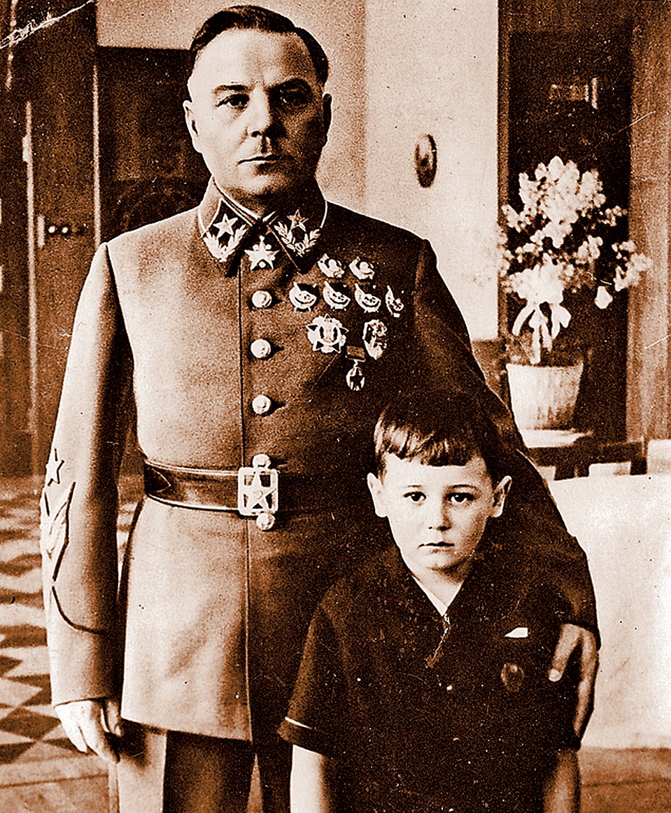 Маршал с приемным сыном перед войной 