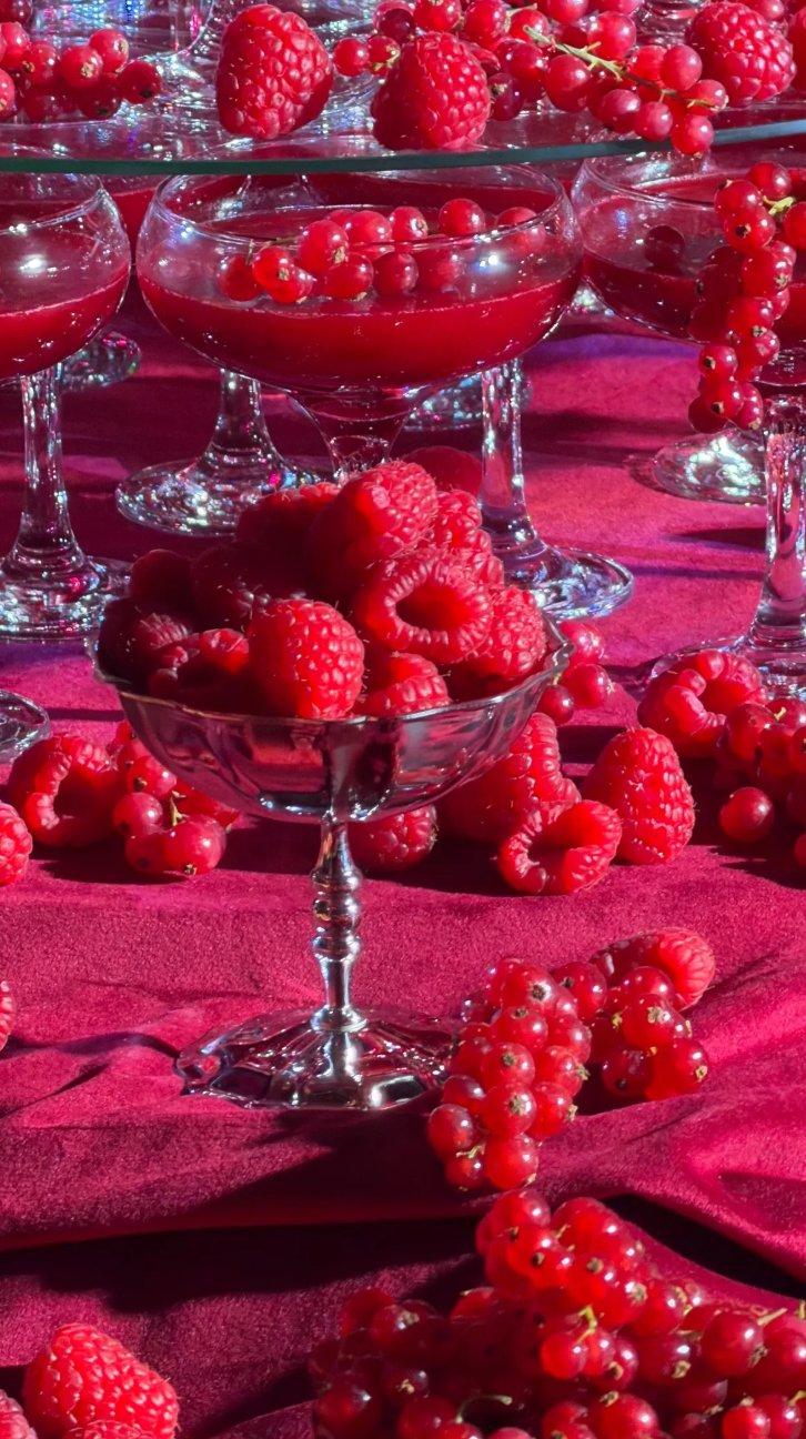 Красный дресс-код и внучка Бориса Ельцина среди гостей: как прошла свадьба дочери олигарха Владимира Аветисяна — Анастасии Аветисян, Халатов, Артур, Анастасия, компании», Владимир, также, Юмашева, свечами, гостей, Мария, платье, Бурмистрова, очень, церемонии, отношения, «Средневолжской, газовой, настоящее, вечер