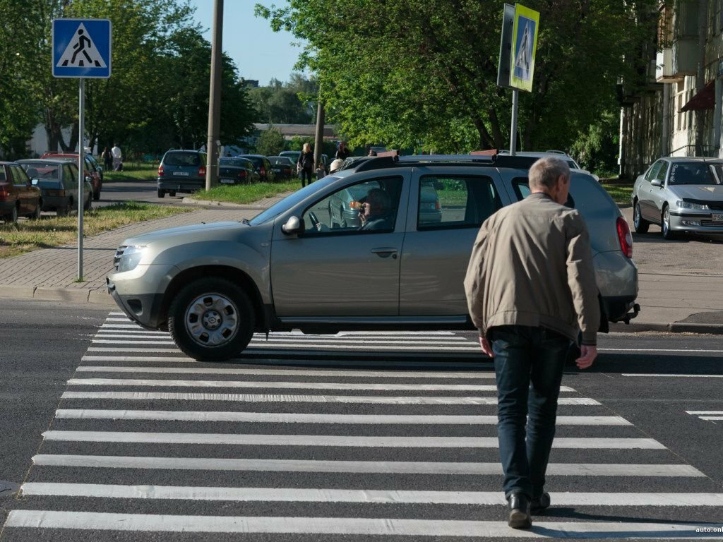 Ответ инспектору ГИБДД, который штрафует за непропущенного вдалеке пешехода