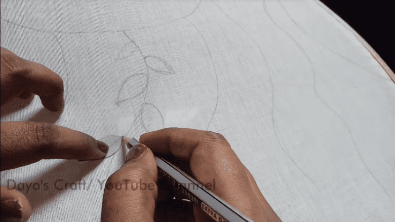 Простая техника красочной объёмной вышивки на одежде вдохновение