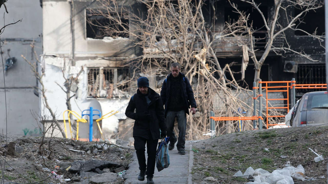 Даже звери не нападают на водопое: беженка из Мариуполя поделилась ужасающими подробностями расправ нацистов над местными украина