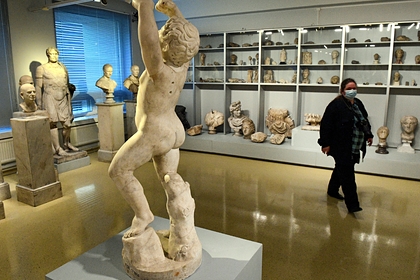 Эрмитаж получил жалобу о развратном влиянии обнаженных скульптур на детей Культура