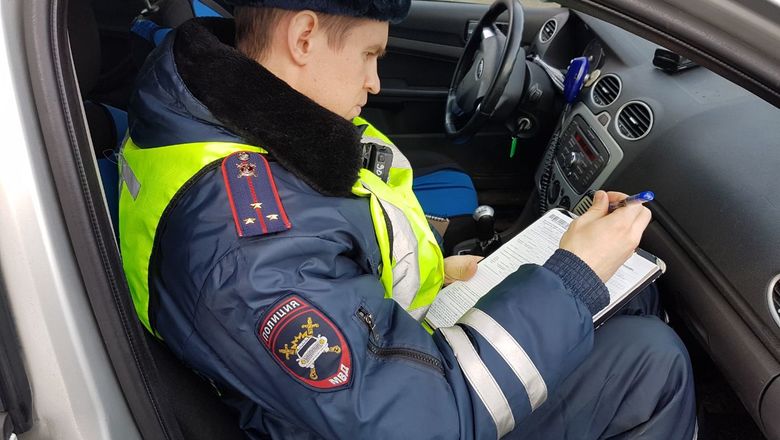 В Петрозаводске ГИБДД останавливает водителей для выяснения цели поездки