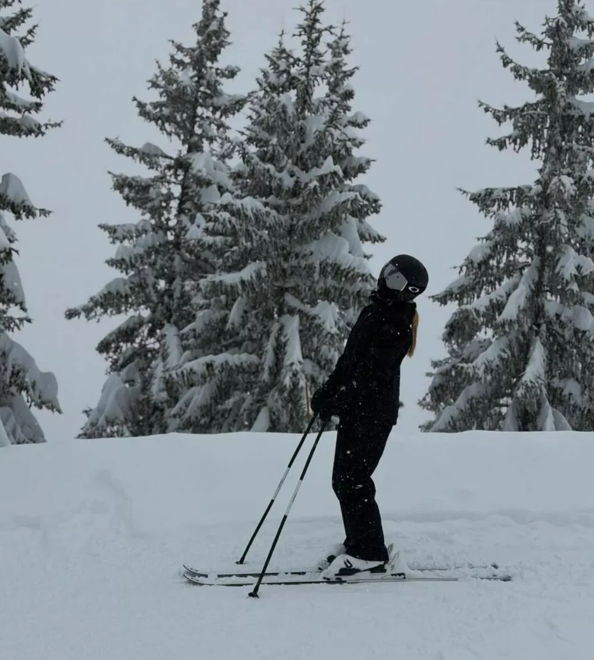 Повторяет за Галкиным*: Дэвид Бекхэм показал, как провел выходные с дочерью в Куршевеле Повторяет за Галкиным*: Дэвид Бекхэм показал, как провел выходные с дочерью в Куршевеле Бекхэм, Харпер, дочерью, Дэвид, несколько, семьи, время, настоящий, когда, назад, своим, фотосоцсетиБруклин, курорте, также, Ромео, братьев, Виктория, рассказал, сделал, поделилась