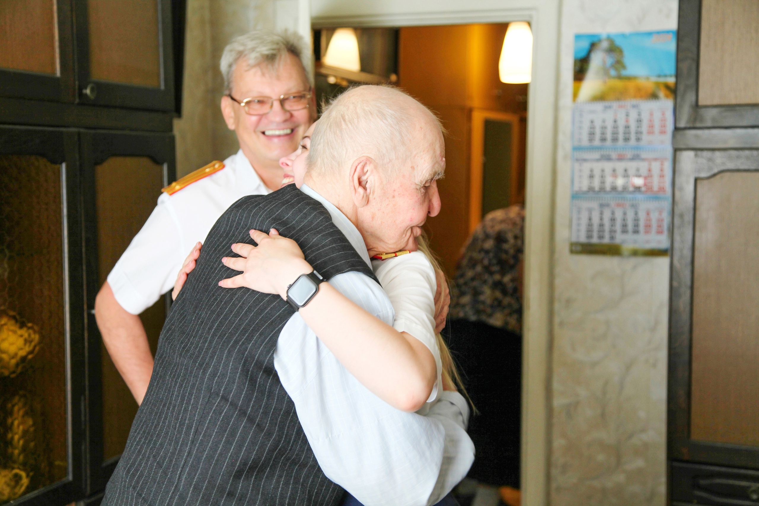 В Твери сотрудники СК поздравили с 95-летием ветерана следствия Павла Кабанова