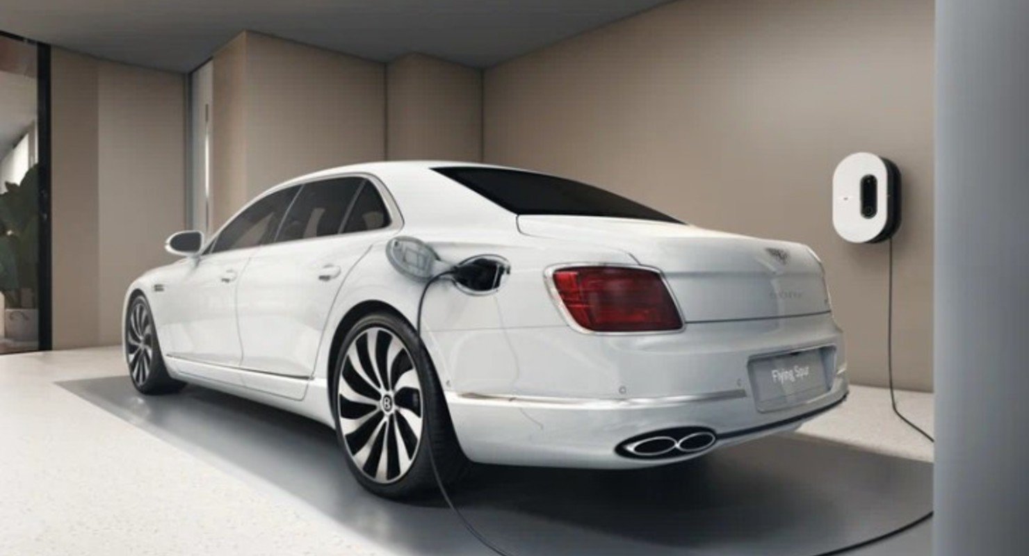 Bentley строит в Майами 61-этажный дом с лифтом для машин в каждую квартиру