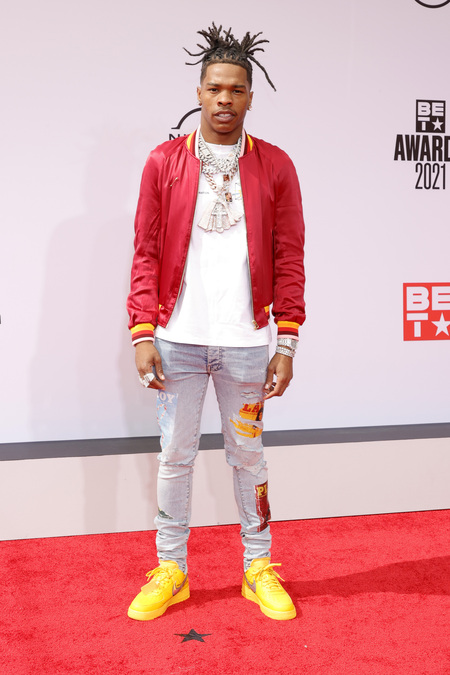 Зендая, Lil Nas X, Сиара, Карди Би и другие на премии BET Awards 2021 певица, премию, стала, Бейонсе, церемонии, звезд, дизайнера, африканской, рэпер Lil, несколько, других, Montero, Stallion, премии, стало, костюме, рэпер, который, стиле, Кэмпбелл