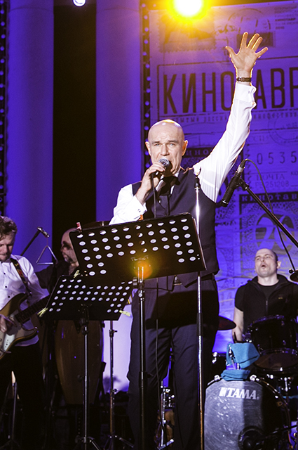 Архивы "Кинотавра": каким фестиваль был пять лет назад Архивы "Кинотавра": каким фестиваль был пять лет назад Светская жизнь
