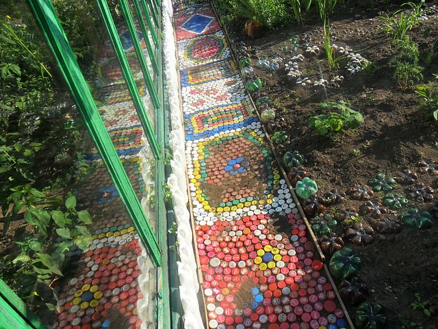 Что можно сделать из пластиковых бутылок своими руками для дачного участка, сада и огорода Что можно сделать из пластиковых бутылок своими руками для дачного участка, сада и огорода идеи