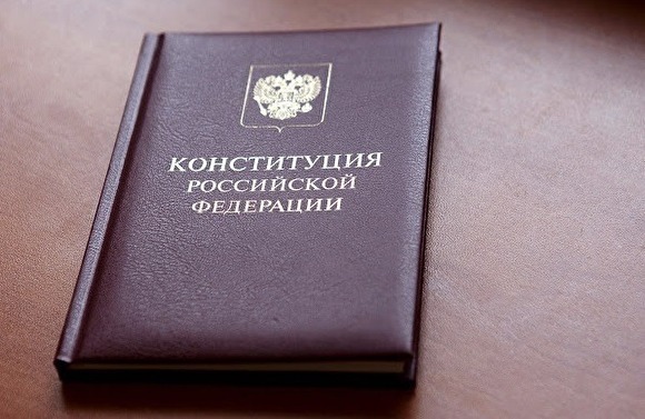 Протоиерей Смирнов предложил закрепить в Конституции «государствообразующую» роль русских