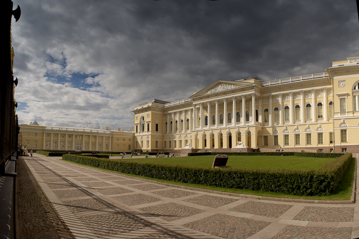 Русский в санкт петербурге фото. Михайловский дворец в Санкт-Петербурге. Росси Архитектор Михайловский дворец. Русский музей Михайловский дворец. Государственный русский музей Санкт-Петербург.